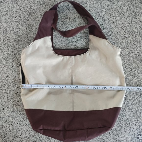 Columbia Zipper Tote Bag - Picture 8 of 9